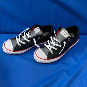 Boys converse all star.. never worn!!